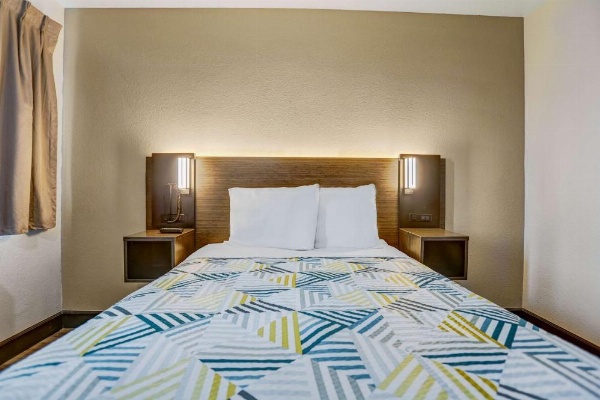 Motel 6-San Bernardino, CA - South image 11