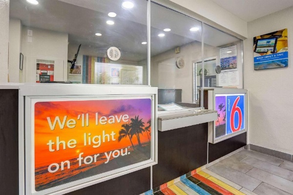 Motel 6-San Bernardino, CA - South image 23