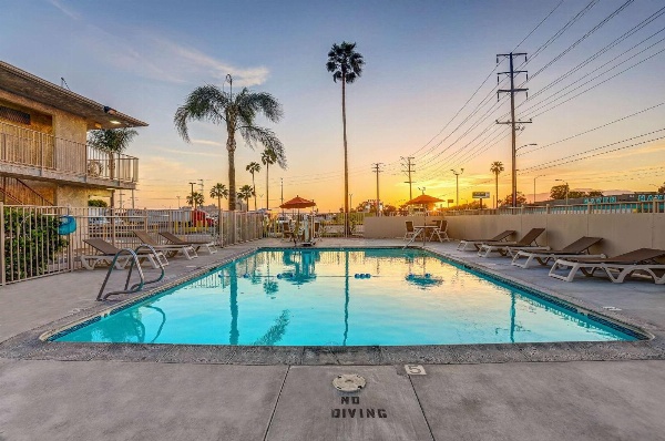 Motel 6-San Bernardino, CA - South image 5